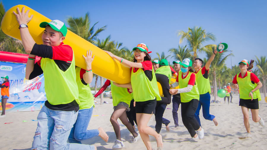 Tổ chức sự kiện teambuilding tại biển Cửa Lò Nghệ An