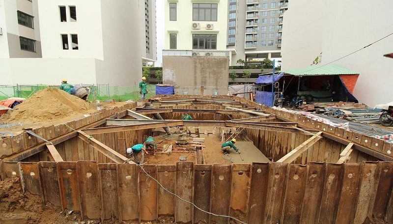 Đ&oacute;ng &eacute;p nhổ cọc cừ Larsen v&aacute;n th&eacute;p Vinh Nghệ An