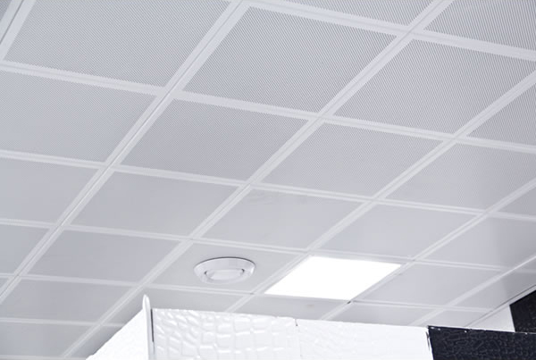 Thi c&ocirc;ng trần v&aacute;ch thạch cao Vinh Nghệ An